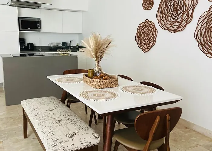 Lux Anah Downtown Apartment